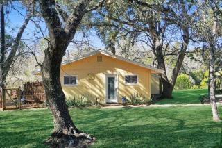 Ah! This is the life! - Wimberley - 8