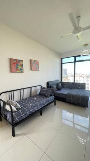 Beacon Suites with Infinity Pool at Georgetown by WL - George Town - 9