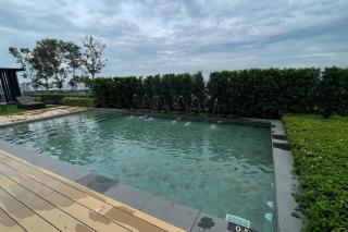 Beacon Suites with Infinity Pool at Georgetown by WL - George Town - 1
