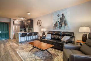 Beautiful Zephyr Mountain Lodge Condo with wine coole! - Close to Gondola! condo - 6