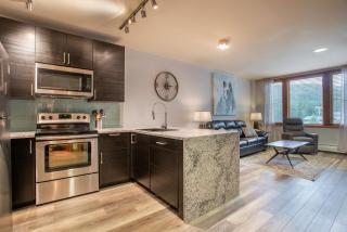 Beautiful Zephyr Mountain Lodge Condo with wine coole! - Close to Gondola! condo - 3