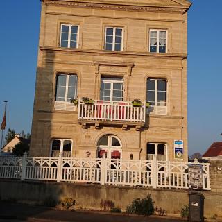 JOYEUX REVEIL - Courseulles-sur-Mer - 0