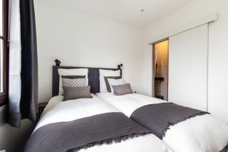 DnE VILLA- DISNEY-PARIS - HOLIDAYS HOUSE - MAISON DE VACANCES - PISCINE - POOL- 6 CHAMBRES- 6 SDB - 6 BEDROOMS - 6 BATHROOMS - 2