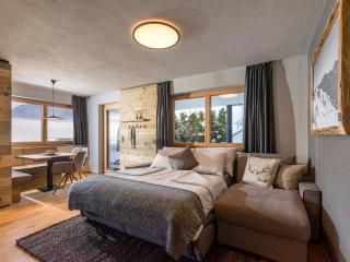 Van's Place, Luxury Apartment - 2