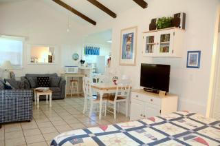 Cottages by the Ocean - Pompano Beach - 3