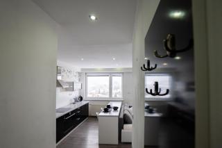 Great Apartment Blck&Wht near center & own parking - Martin - 3