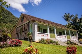 Recanto Kuglin, Casa Enxaimel junto a natureza - Pomerode - 0