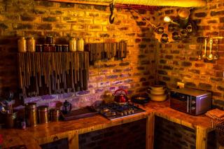 The Ancient Copper Shed - 9