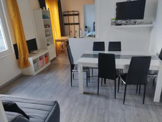 appartement individuelle refais a neuf,ds maison de maître,6 couchages dont un lit kingsize,cuisine avec lave vaisselle,rue privative pour se garer, accessibilité au jardin - Le Havre - 0