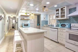 Walk to Ocean Home with Fire Pit in Atlantic Beach - Myrtle Beach - 3