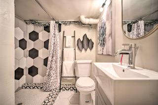 Cozy El Paso Studio with Patio about 5 Mi to UTEP! - 2