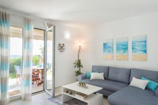 Waves Apartments: Two Beachfront Apartments - 4