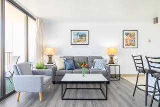 Waikiki Escapade Mountain Views Condo, Steps to Beach with Parking Perk - Honolulu - 3