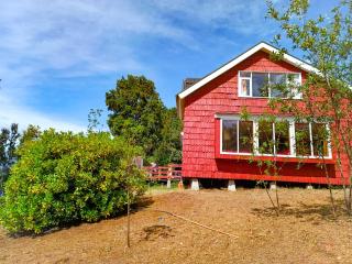 Chiloé-Quemchi Casa con vista al mar y sendero a la playa - 1
