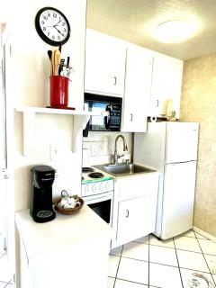 Sandy Shores - Ocean view At Symphony Beach Club! - Ormond Beach - 5