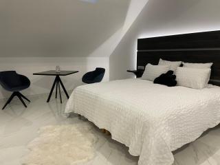 Les chambres d'à côté - Roye - 1