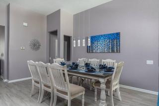 Spacious 4BR Home Themed Rooms, Pool, Near Disney - Orlando - 1