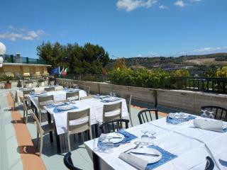 Hotel Ristorante Il Grillo - Acquaviva Picena - 2