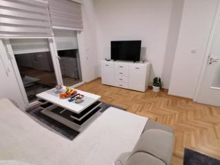 MM Vera Apartments - 4