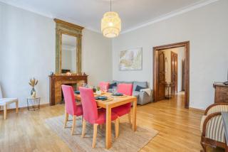 Superbe appartement 95m2 proche Arènes- parking offert - Nîmes - 1