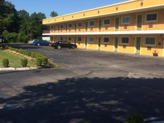 Travel Inn and Suites - Lakehurst - 1