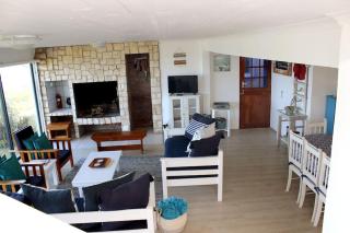 Baby Whale Bliss - Beachfront House - Witsand - 2