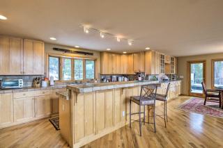 Grand Fraser Escape with Private Deck and Hot Tub - 3