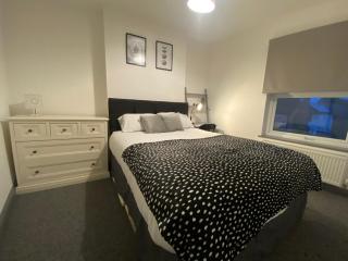 Comfortable 4-Bedroom House in Swadlincote - 7