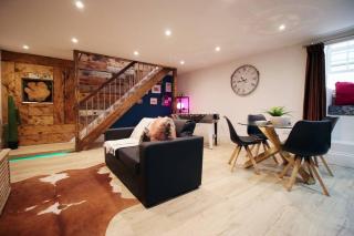 Exquisite Clifton Gem - Football table - Bristol - 9