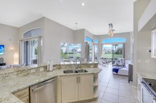 Spectacular waterfront home with pool, spa and dock - 1