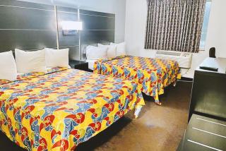 Coratel Inn & Suites by Jasper Northfield - Northfield - 2