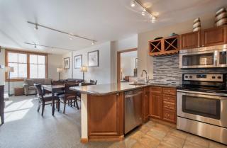 Upgraded Zephyr Mountain Lodge Condo with Continental Divide Views Close to Mountain condo - 4