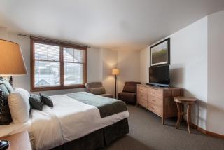 Upgraded Zephyr Mountain Lodge Condo with Continental Divide Views Close to Mountain condo - 3