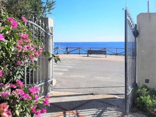 Lungomare Bay, e sei in spiaggia... - Cala Gonone - 8