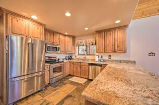 Deck, BBQ and Fireplace Family Cabin in Show Low! - Show Low - 3