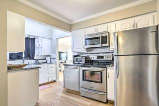 Long Island Apt with Shared Yard, Near Golfing! - 4