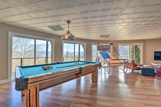 Scenic Pet-Friendly House with Private Hot Tub! - Waynesville - 0