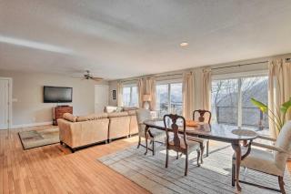 Scenic Pet-Friendly House with Private Hot Tub! - Waynesville - 8