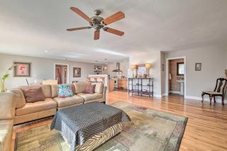 Scenic Pet-Friendly House with Private Hot Tub! - Waynesville - 7