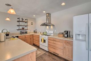 Scenic Pet-Friendly House with Private Hot Tub! - Waynesville - 5