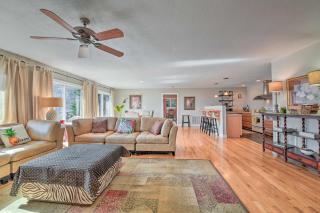 Scenic Pet-Friendly House with Private Hot Tub! - Waynesville - 4