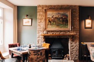 Cat and Custard Pot Inn - Shipton Moyne - 8