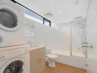 Aries Unit 16 - Gold Coast - 1