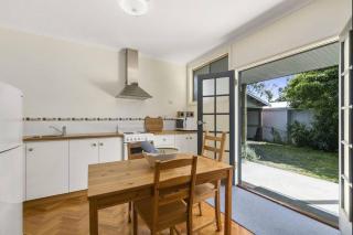 Phillip Island Time - Large home with self-contained apartment sleeps 11 - Cowes - 6
