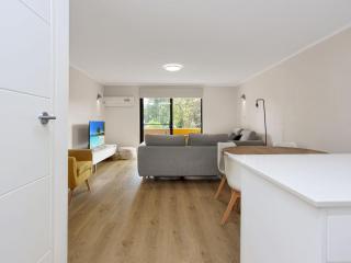Providence Apartment 5 - Hawks Nest - 6