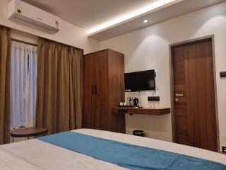 Hotel El Magnifico - Surat - 4