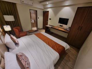 Hotel El Magnifico - Surat - 2