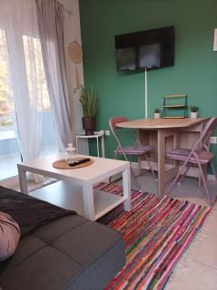 Home Away From Home - Ixia - 0