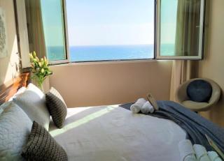 Don Gustavo 2 Bedroom Beach Front Apt, Sea Views - Benalmádena - 3