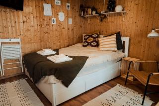 MANDULÁS KABIN a kisház dézsával és kilátással a Balatonra - 5